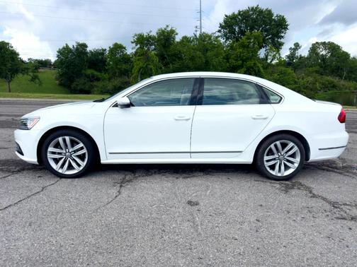 2016 Volkswagen Passat 1.8T SEL Premium