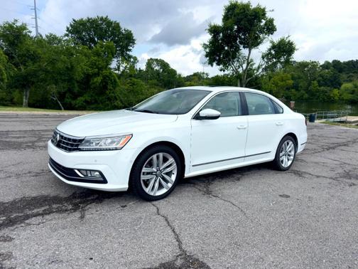 2016 Volkswagen Passat 1.8T SEL Premium