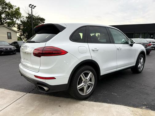 2016 Porsche Cayenne Base