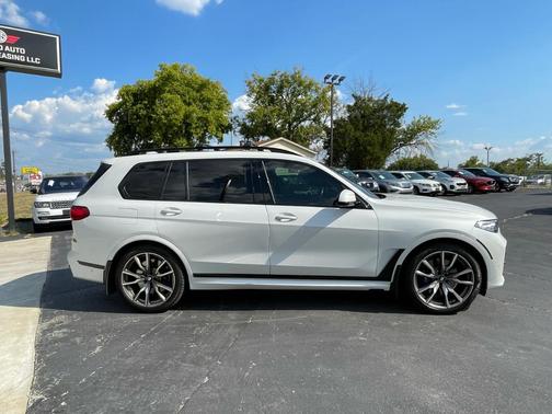 2020 BMW X7 M50i