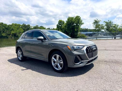 2022 Audi Q3 45 S line Premium