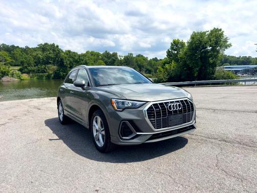 2022 Audi Q3 45 S line Premium