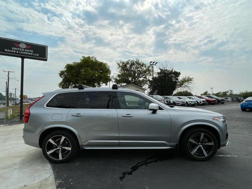 2019 Volvo XC90 T6 R-Design
