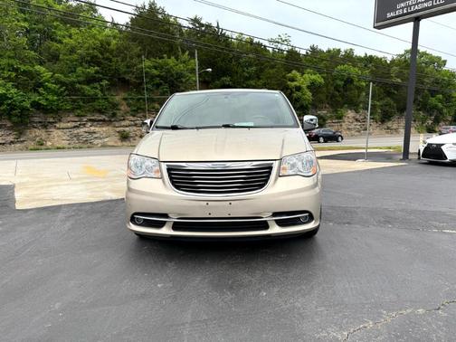 2015 Chrysler Town & Country Touring-L