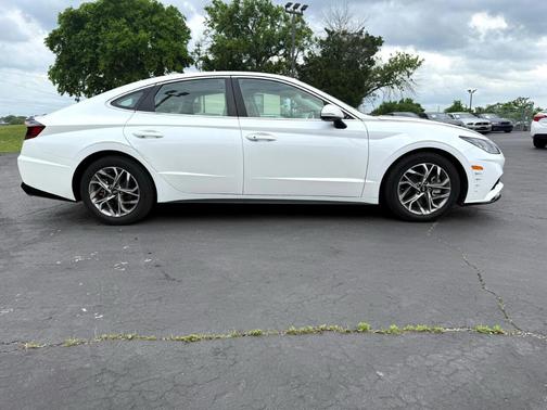 2021 Hyundai SONATA SEL