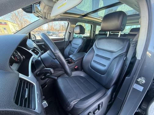 Brown 2013 Volkswagen Touareg VR6 Executive