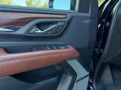 Black 2023 GMC Yukon XL Denali Ultimate