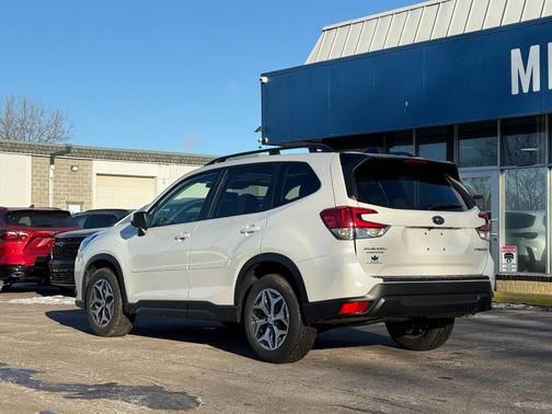 2024 Subaru Forester Premium