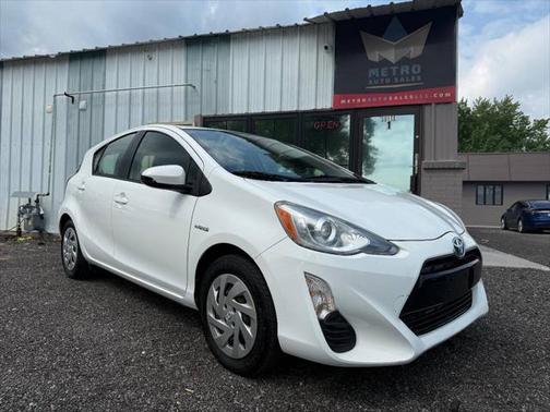 2016 Toyota Prius c Three