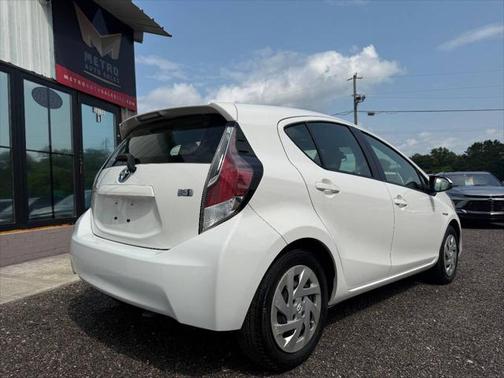 2016 Toyota Prius c Three