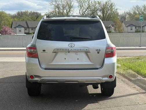 Silver 2010 Toyota Highlander Hybrid Base