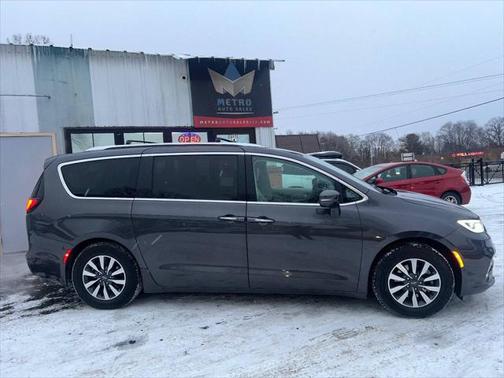 2021 Chrysler Pacifica Hybrid Touring L