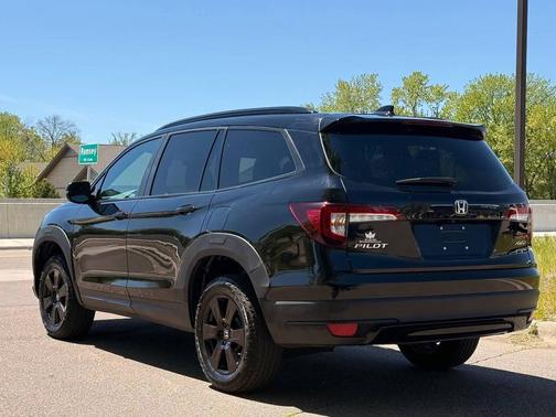 Black 2022 Honda Pilot TrailSport AWD 4dr SUV