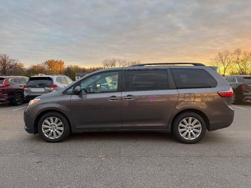 2017 Toyota Sienna XLE Premium