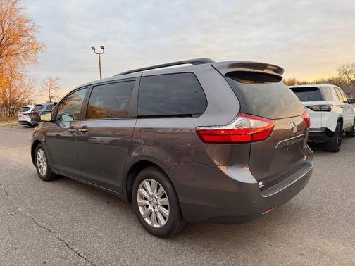 2017 Toyota Sienna XLE Premium