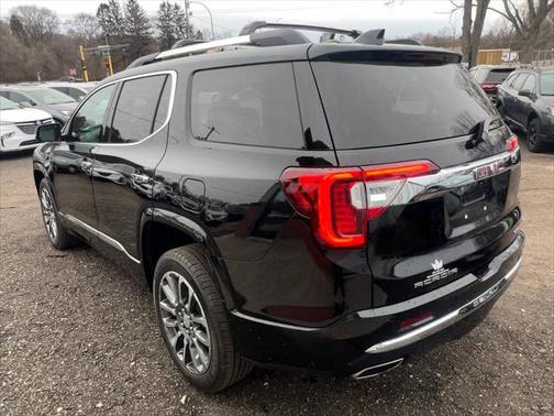 2022 GMC Acadia Denali