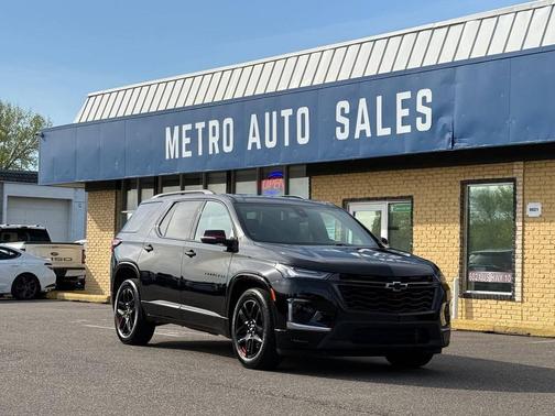 Black 2023 Chevrolet Traverse Premier