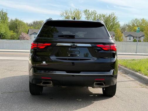 Black 2023 Chevrolet Traverse Premier