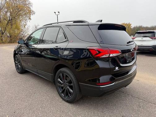 2022 Chevrolet Equinox RS 4x4 4dr SUV