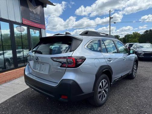 2025 Subaru Outback Base