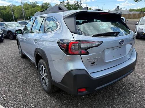 2025 Subaru Outback Base
