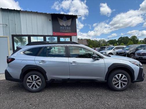 2025 Subaru Outback Base