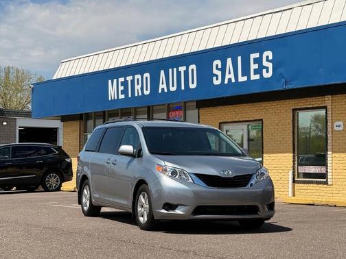 Predawn Gray Mica 2015 Toyota Sienna LE
