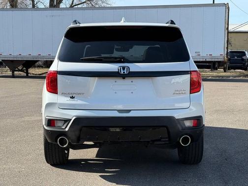 White 2023 Honda Passport Elite AWD 4dr SUV