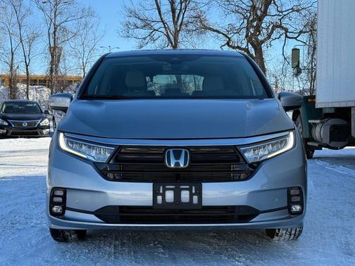 2024 Honda Odyssey Touring 4dr Mini Van