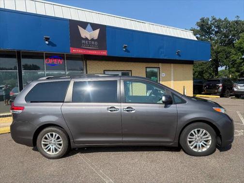 2012 Toyota Sienna XLE
