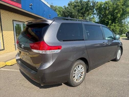 2012 Toyota Sienna XLE