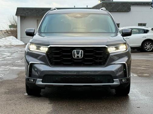 2024 Honda Pilot Touring 8-Passenger