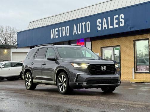 2024 Honda Pilot Touring 8-Passenger
