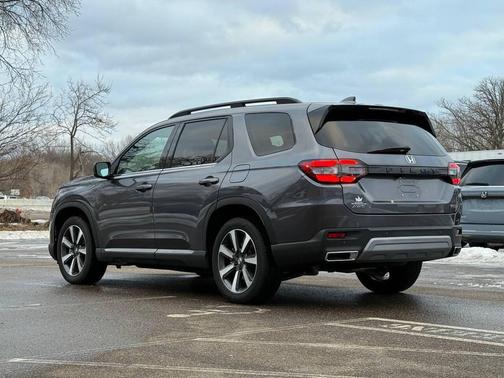 2024 Honda Pilot Touring 8-Passenger
