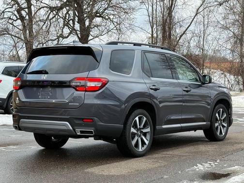 2024 Honda Pilot Touring 8-Passenger