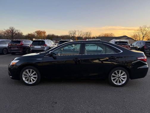 2016 Toyota Camry Hybrid SE