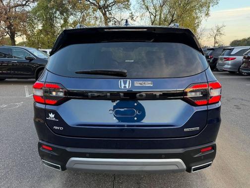 2025 Honda Pilot Touring 8-Passenger