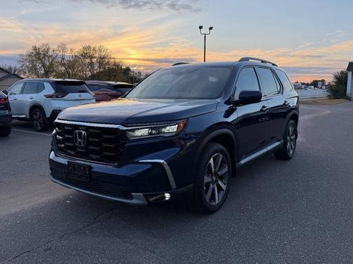 2025 Honda Pilot Touring 8-Passenger