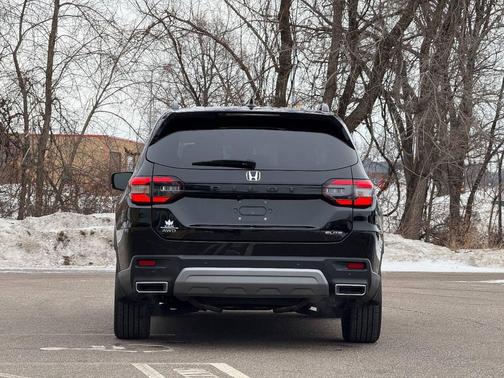 2023 Honda Pilot Elite AWD 4dr SUV