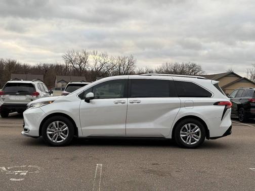 2025 Toyota Sienna Limited 7 Passenger 4dr Mini Van