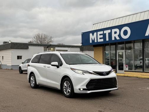 2025 Toyota Sienna Limited 7 Passenger 4dr Mini Van
