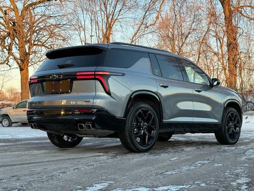 2025 Chevrolet Traverse RS
