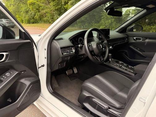 White 2025 Honda Civic Sport
