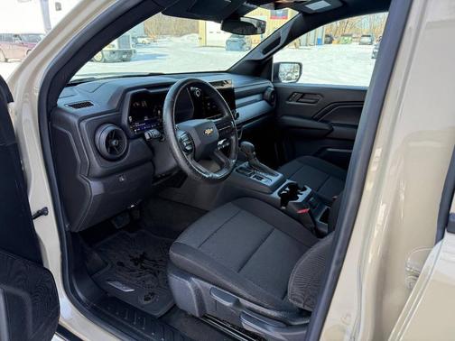 2024 Chevrolet Colorado WT