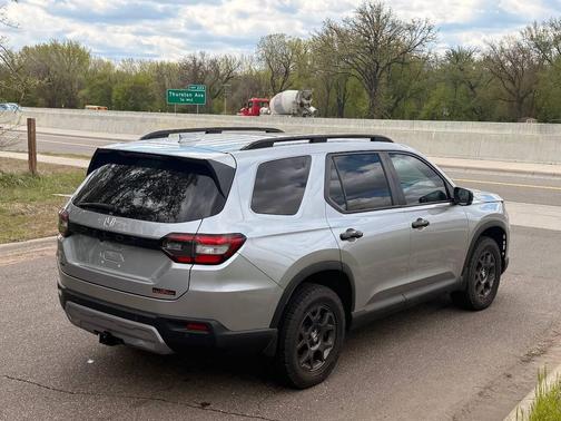 Silver 2025 Honda Pilot TrailSport AWD 4dr SUV