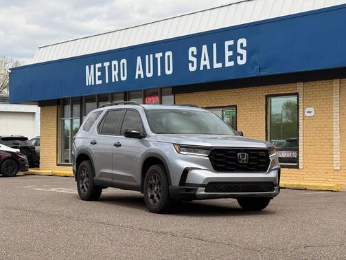 Silver 2025 Honda Pilot TrailSport AWD 4dr SUV