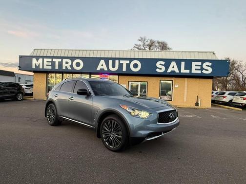 2017 INFINITI QX70 Base