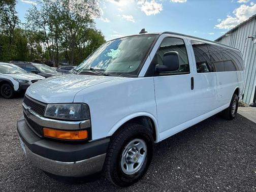 2017 Chevrolet Express 3500 LT