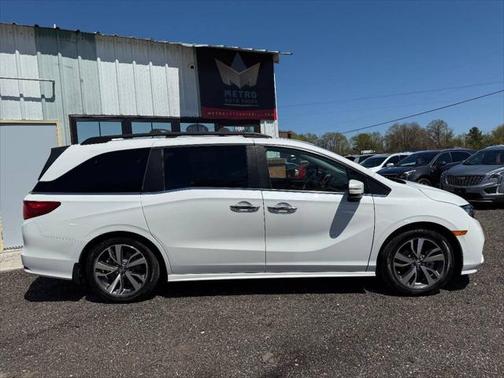 2022 Honda Odyssey Touring 4dr Mini Van