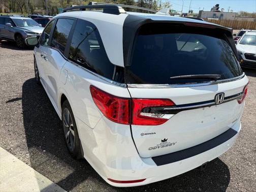 2022 Honda Odyssey Touring 4dr Mini Van